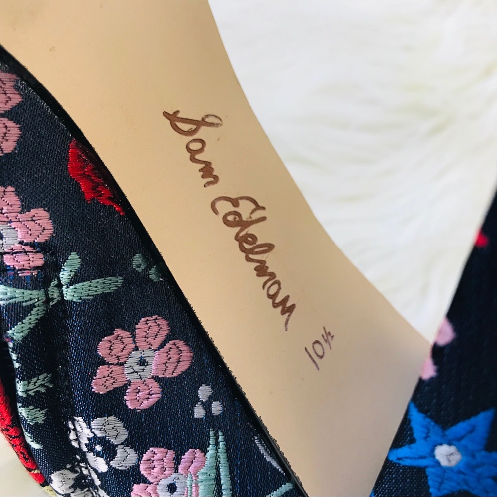 Sam Edelman • Cambell Floral Brocade Booties - Picture 6 of 8